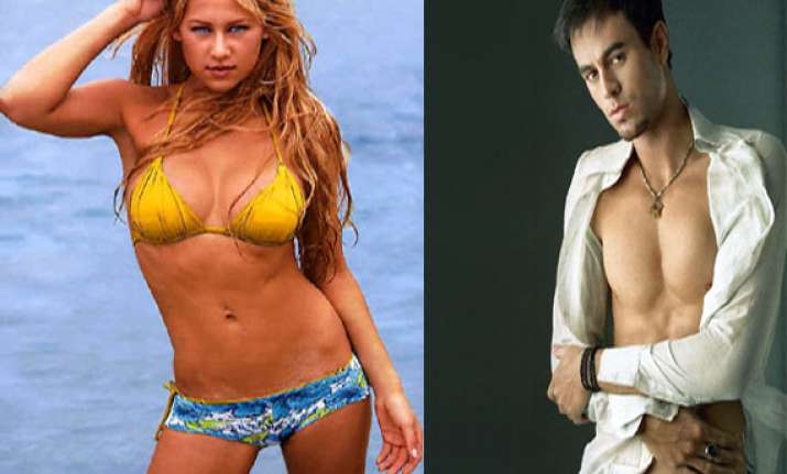 is tennis beauty anna kournikova splitting with singer