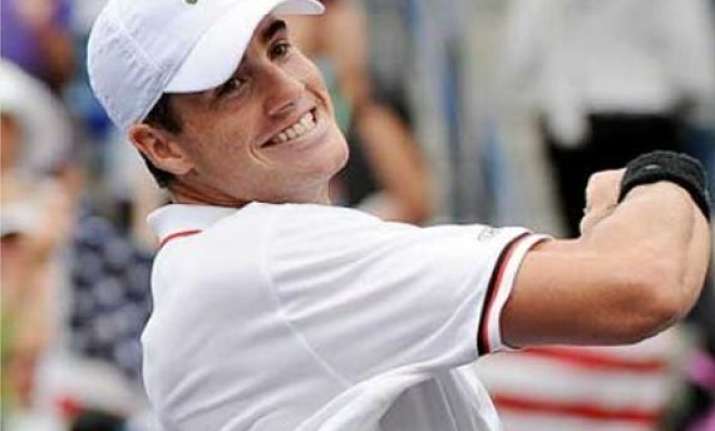 isner shocks djokovic to reach indian wells final