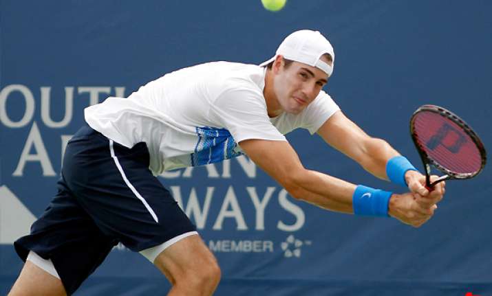 isner wins winston salem over benneteau