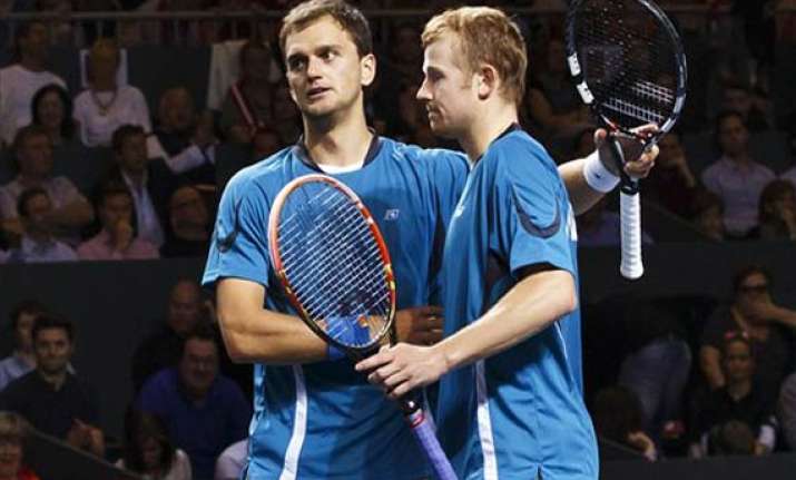 kazakhstan leads switzerland 2 1 in davis cup qf