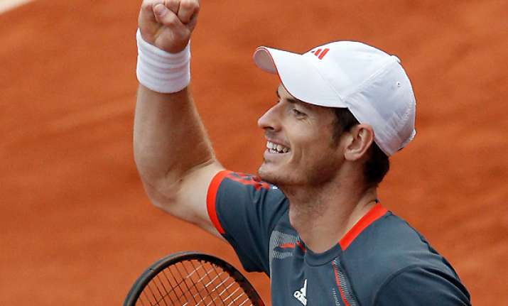 murray soars above boobirds for french open win
