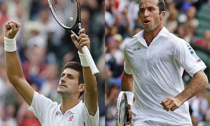 novak djokovic radek stepanek entertain at wimbledon