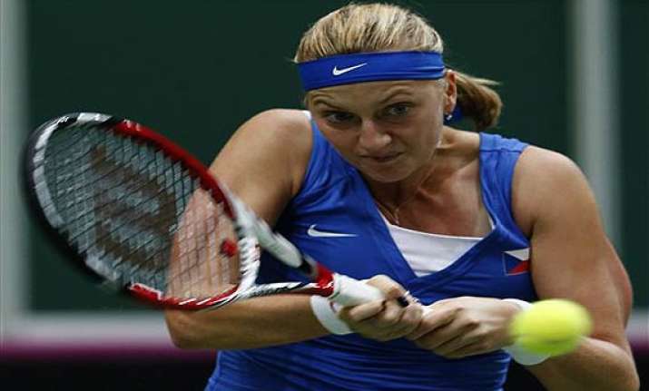 petra kvitova beaten in 1st major upset at porsche grand