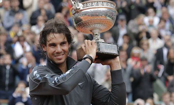 rafael nadal begins bid for 3rd wimbledon title