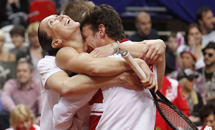 serbia beats russia in fed cup semis