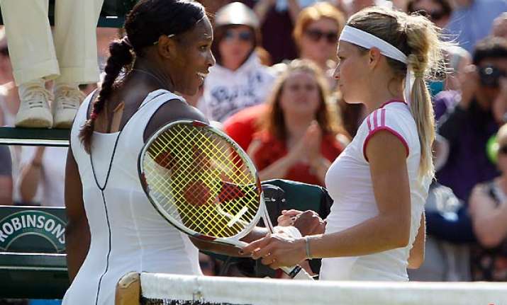 serena williams moves into 4th round at wimbledon