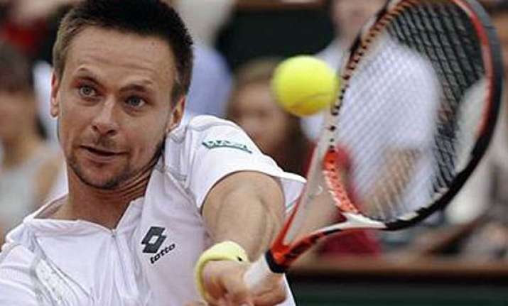 soderling beats ferrer to win swedish open
