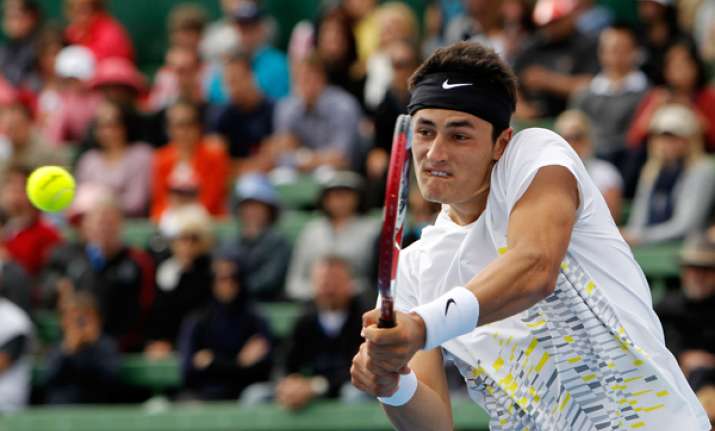 tomic recovers to beat verdasco at australian open