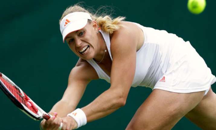 top seed kerber wins linz opener after false start