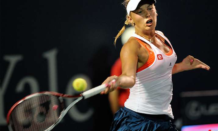wozniacki advances at new haven