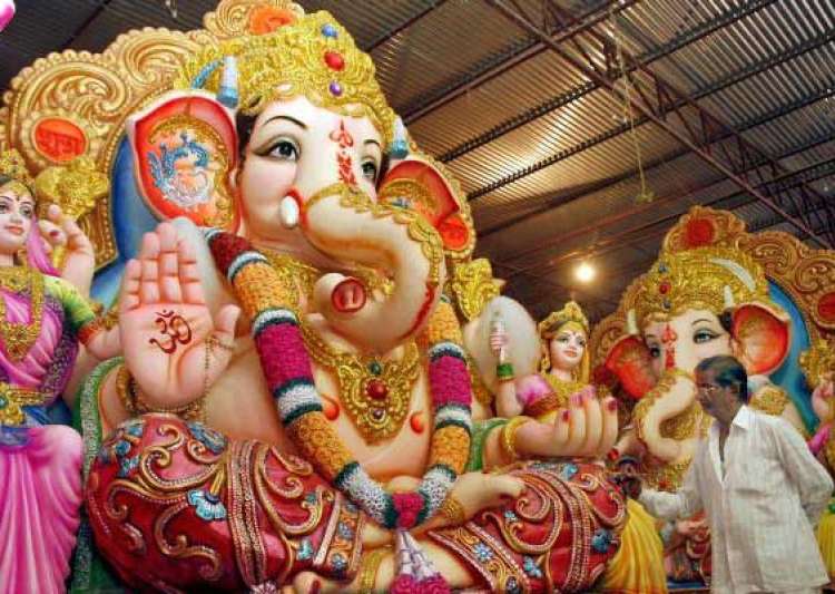 Thousands of Ganesh idols installed in Hyderabad