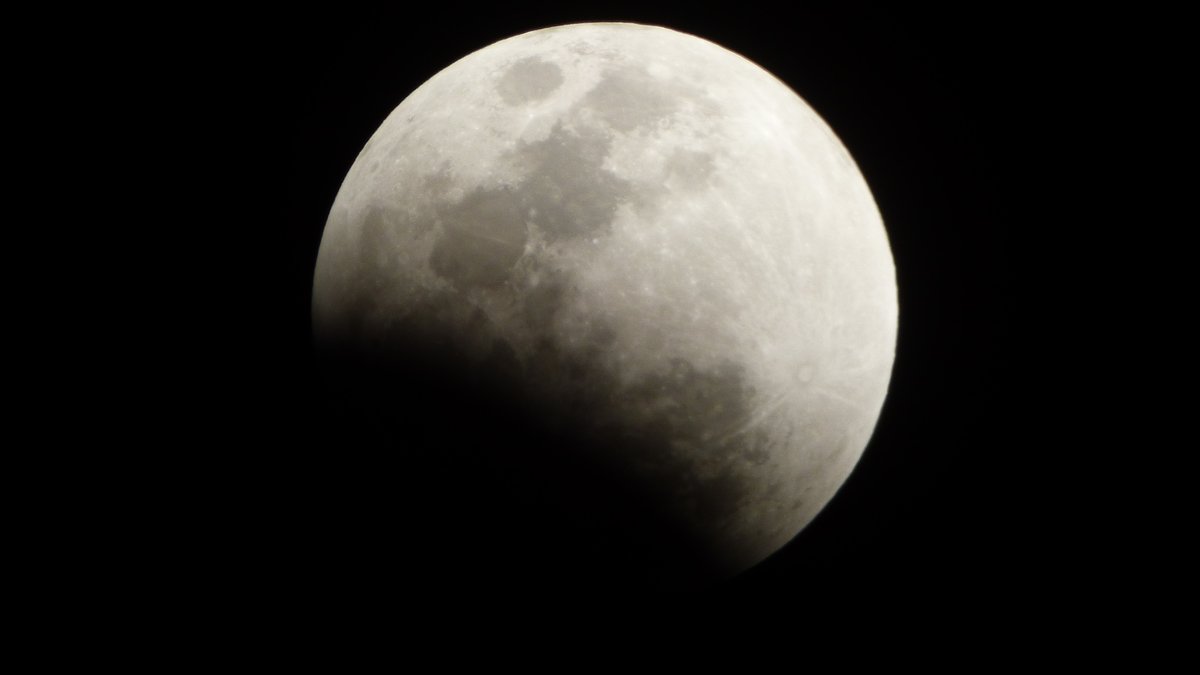 Super Blue Blood Moon 2018: 10 stunning pictures from across the world