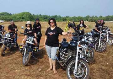 bike riding girls