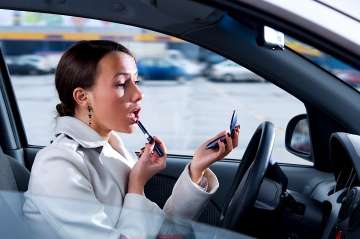 Car Essentials Every Women Must Keep In Their Car