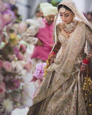 perniaspopupshop #yashodhara #summermusings #designer #campaign #stylish  #contemporary #shopnow #happysho… | Indian wedding lehenga, Simple lehenga,  Lehnga designs