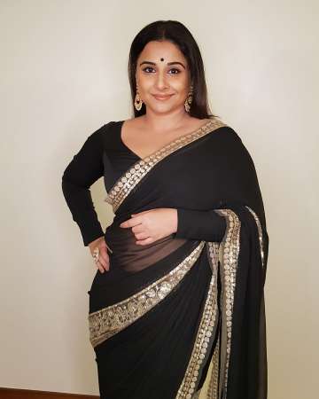 Vidya balan in a black saree at Showsha Reel Awards 2023 | Fashionworldhub