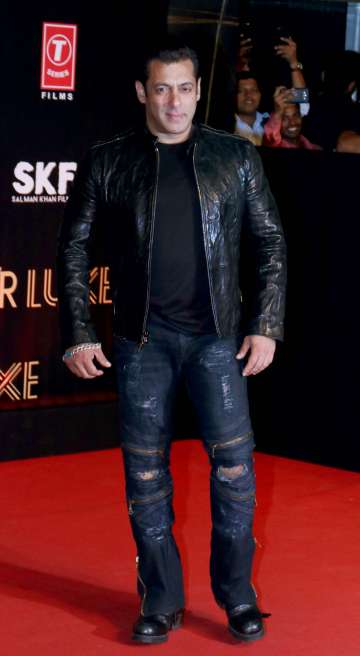 Salman khan coat on sale style