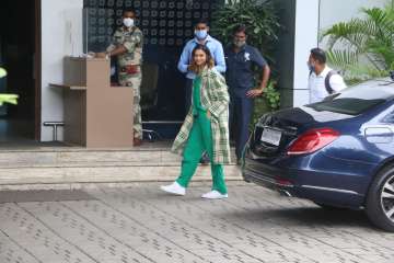 Photo: Deepika Padukone makes heads turn with her stunning airport