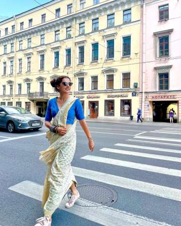 Night Blue Shibori Saree in dupion silk with matching Night Blue Blouse |  SumPoorn Sneh