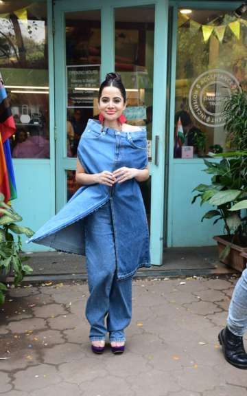 Urfi Javed Gives Denim-On-Denim Look A Quirky Twist By Wearing Jeans As A  Top | Photos