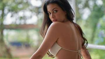 Amyra Dastur Xxx - Sexy siren Amyra Dastur's HOT photos that left the internet in awe