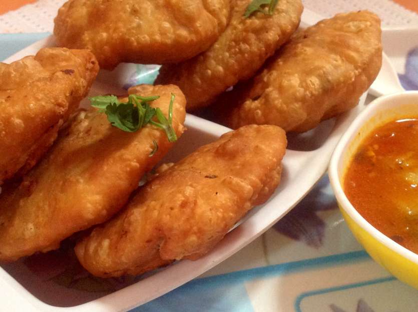 Gujiya To Bhaang Ke Pakore Top 10 Traditional Holi Dishes