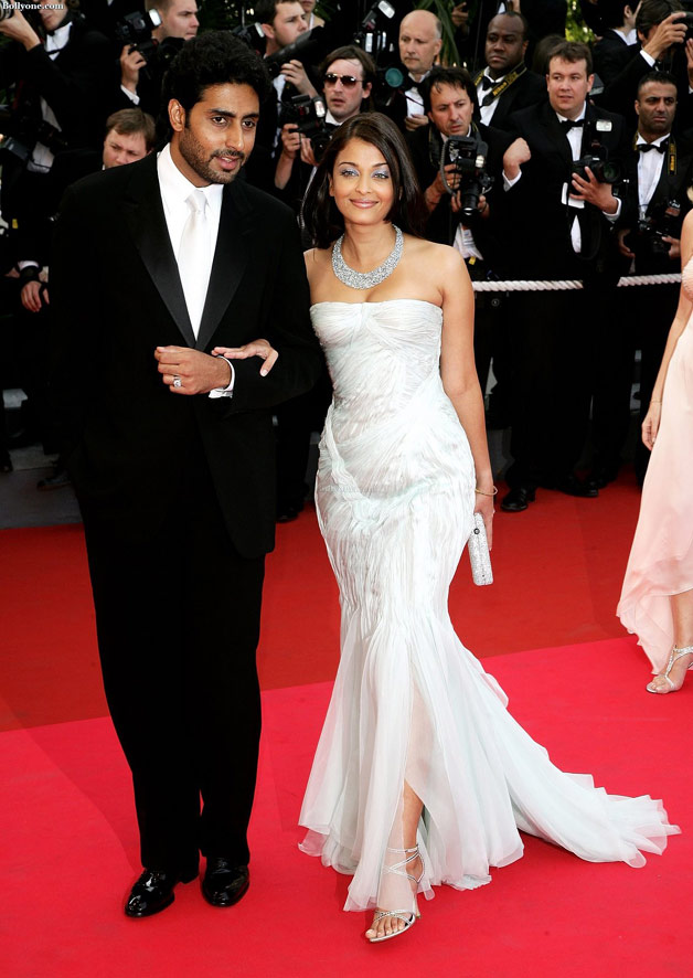 2007 – Aish married Abhishek Bachchan in April 2007 and they made their debut as a couple as they walked hand-in-hand at the Cannes red carpet. She was shining in her diamonds and white strapless gown. 