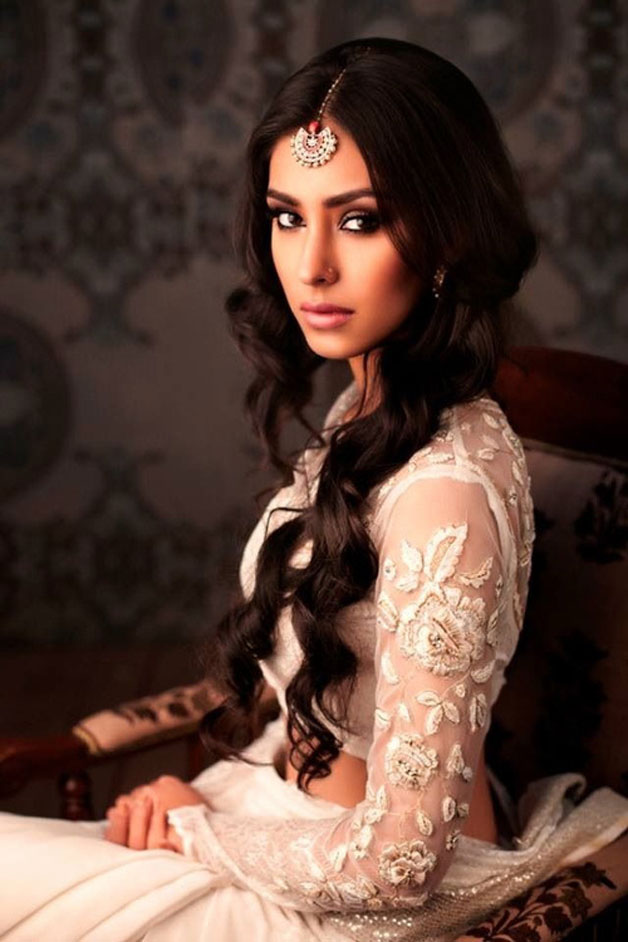 4 easy-to-do party hairstyles you can try this wedding season 4 easy-to-do party hairstyles you can try this wedding season