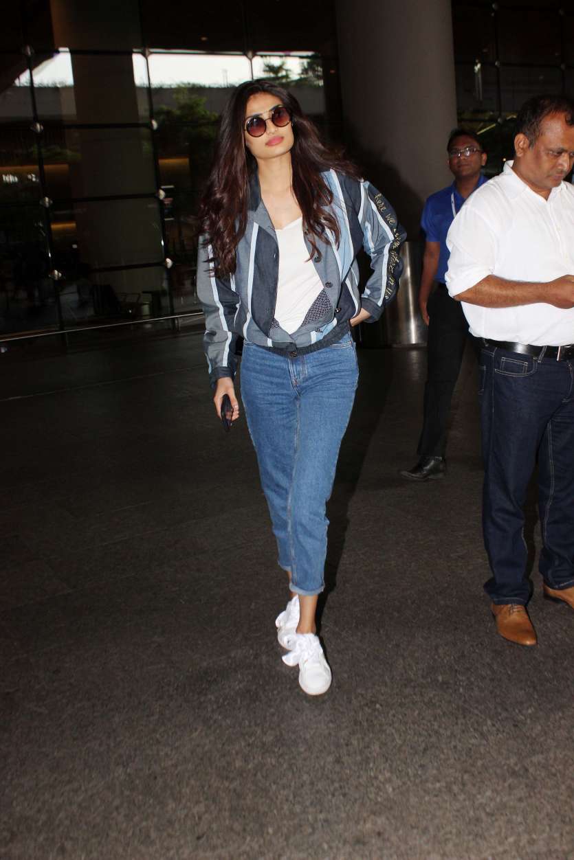 Shah Rukh, Anushka, Katrina: Here are stylish airport looks of your ...