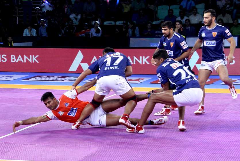 Patna Pirates in green jersey celebrate after winning the match against the  Bengal Warriors to qualify for the finals of Vivo Pro Kabaddi league in  Chennai, India, Thursday, Oct.26, 2017. (AP Photo