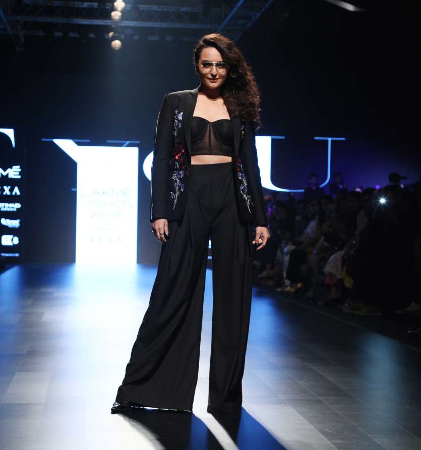 sonakshi sinha latest ramp walk