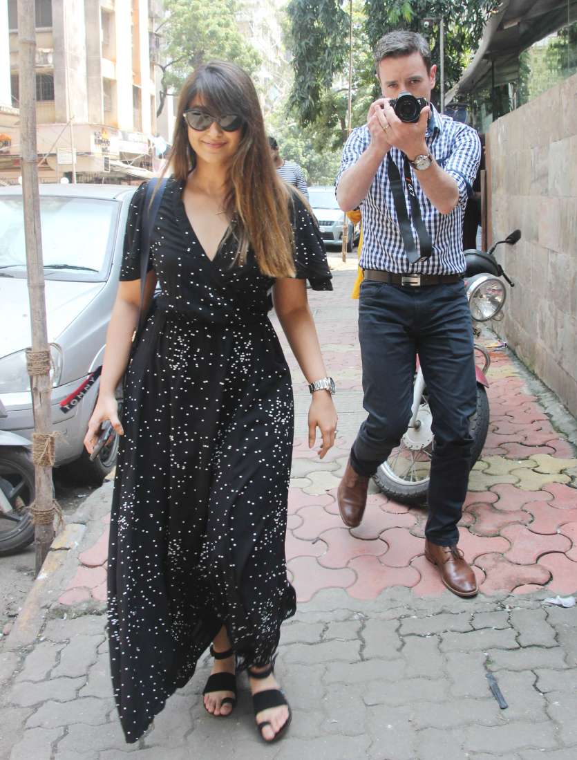 Ileana D’Cruz is all smiles as she poses with boyfriend Andrew Kneebone