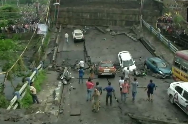 Kolkata bridge collapse killed several injured rescue ops ndrf pics images