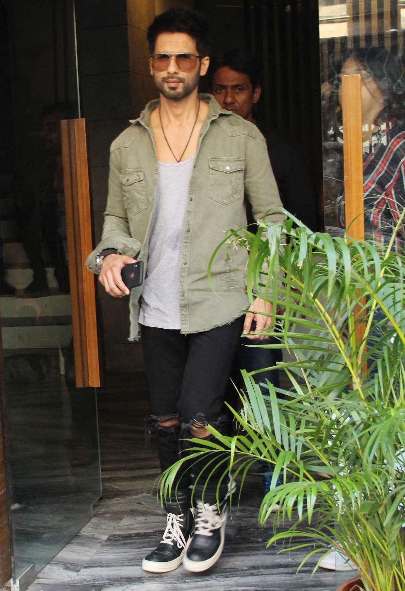 PHOTOS: Ditching the basic blue, Shahid Kapoor is pro at pulling off his  green gray denim jacket