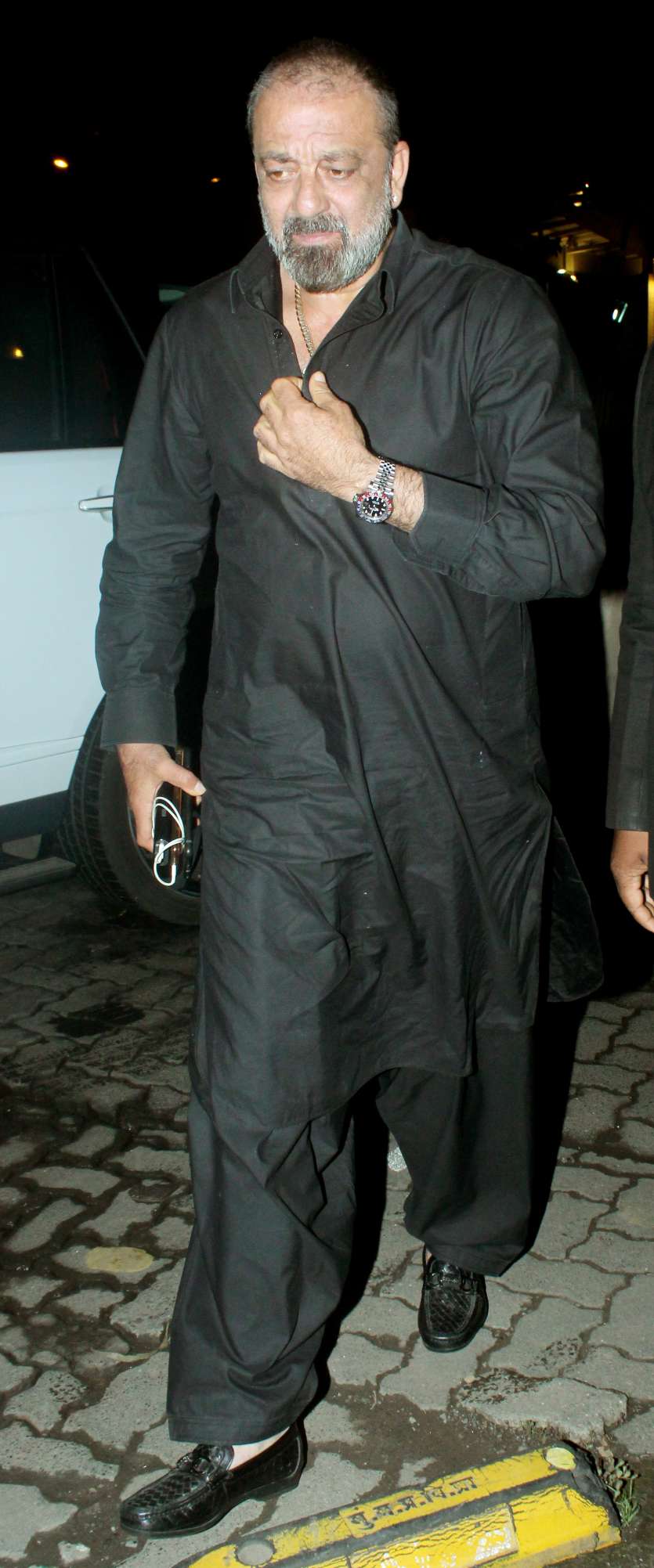 Inside pictures of Sanjay Dutt's birthday celebrations with friends and  family