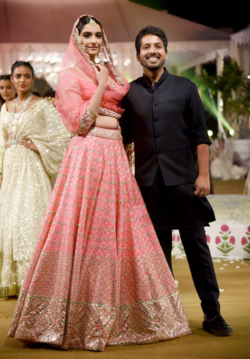 Sonam Kapoor Lehenga at Reception - Shaadiwish