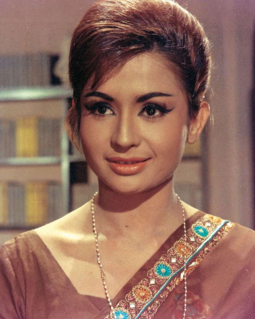 Happy Birthday Helen: 7 amazing looks of the true style diva of Bollywood
