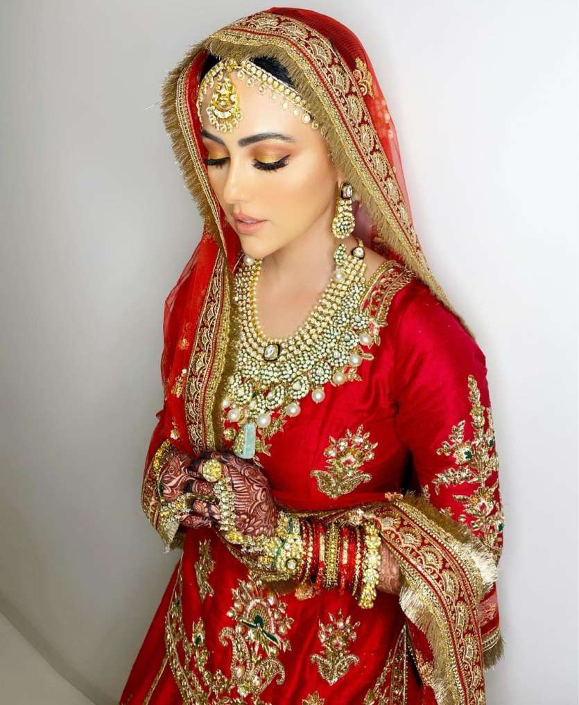 Sana Khan looks gorgeous in bridal avatar, shares her walima pics