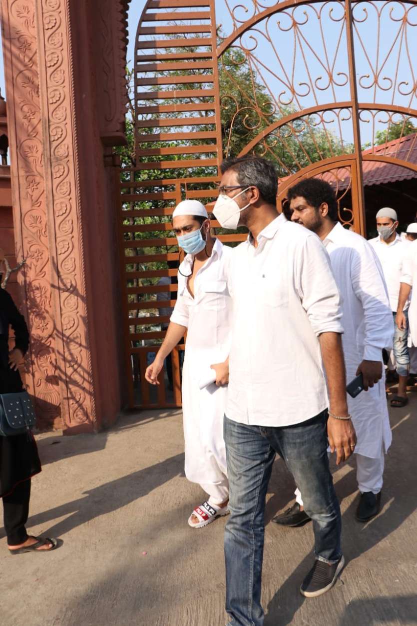 Zaid Darbar, Awez Darbar arrive for Gauahar Khan's father's funeral | PICS