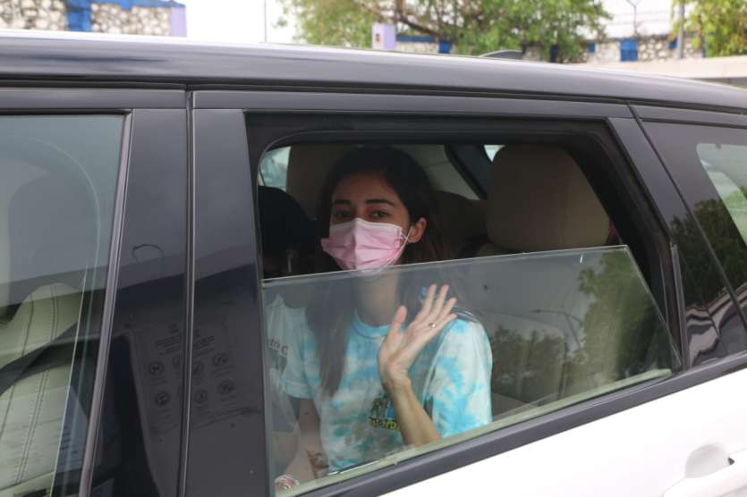 IN PICS Madhur Bhandarkar visits Dilip sahab at Hospital, Kangana