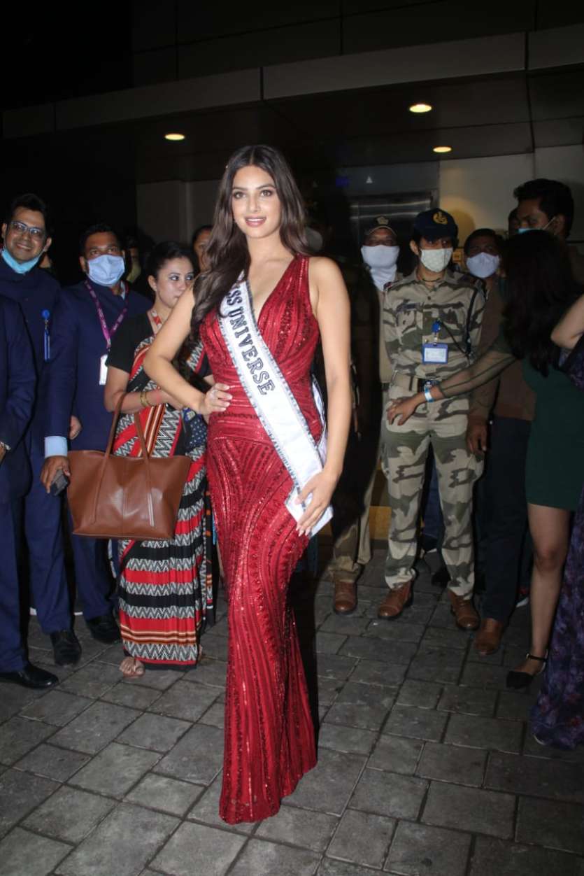 Miss Universe 2021 Harnaaz Kaur Sandhu Gets Warm Welcome At Mumbai 