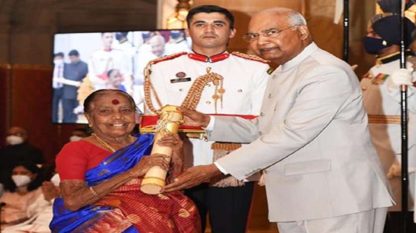 Gulam Nabi, Bipin Rawat others receive the prestigious Padma Award | IN ...