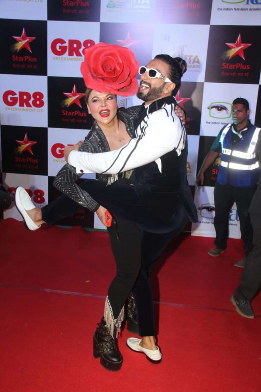 Rakhi Sawant was seen having lots of fun with Ranveer Singh. 