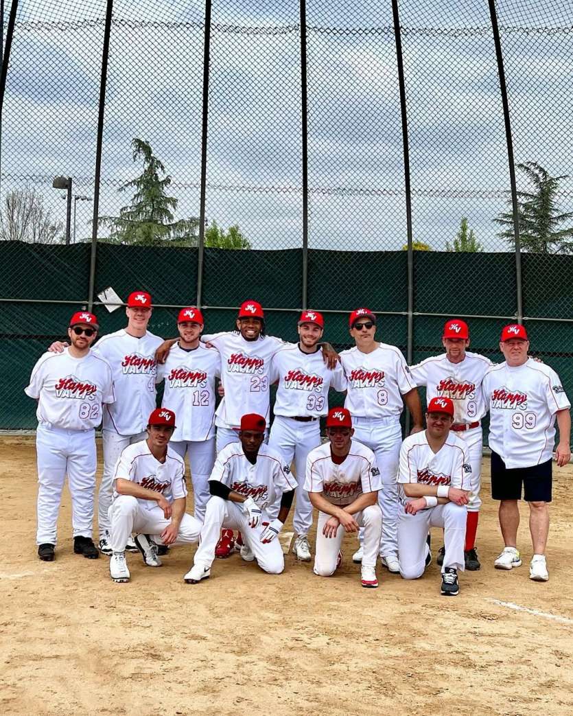 Nick enjoyed his day with the boys at the baseball ground and together posed for a team picture after the match. 