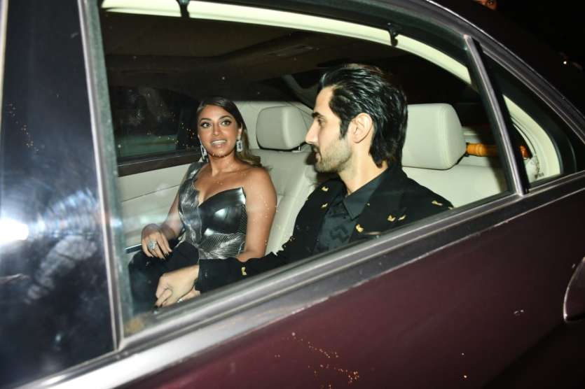 Aditya Seal and his wife Anuskha Ranjan were seen arriving at the bash hosted at Vastu by newlyweds Ranbir Kapoor and Alia Bhatt