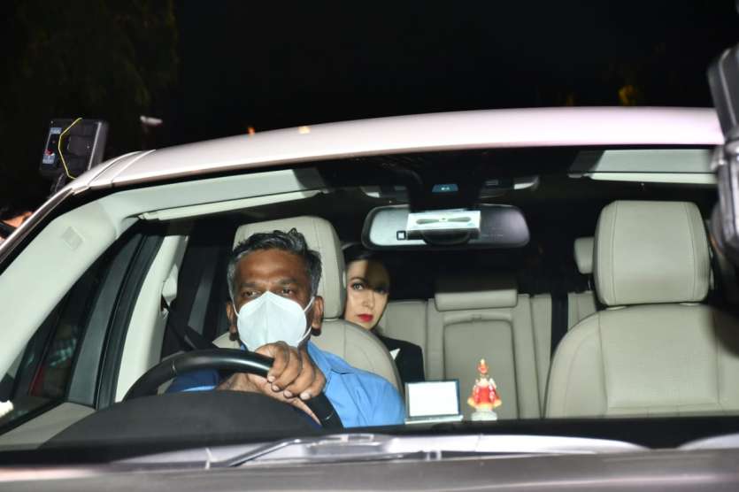 Ranbir Kapoor's cousin Karisma Kapoor arrived in a shimmery black power suit at the bash in Vastu