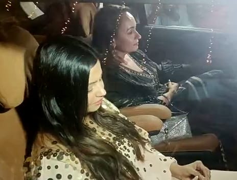 Alia Bhatt's mother Soni Razdan was accompanied by Shaheen Bhatt as they headed for the bash in Vastu building