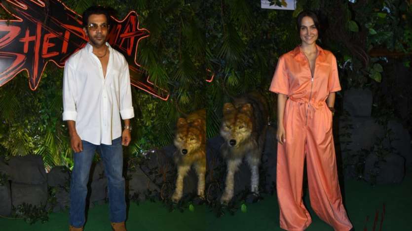 Rajkummar Rao and Elli AvrRam also attended the screening. While RajKummar kept it simple with a white solid shirt and blue denims, Elli wore an orange oversized jumpsuit.