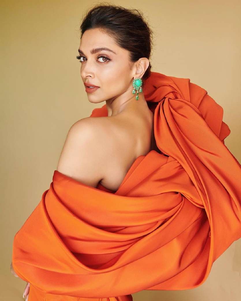 82E (pronounced Eighty Two East) is an extension of Deepika Padukone's journey and experience as a modern woman rooted in India but with a global outlook. Formulated by in-house experts, the first skincare line combines proven Indian ingredients with powerful scientific compounds to deliver high-quality, high-performance products.