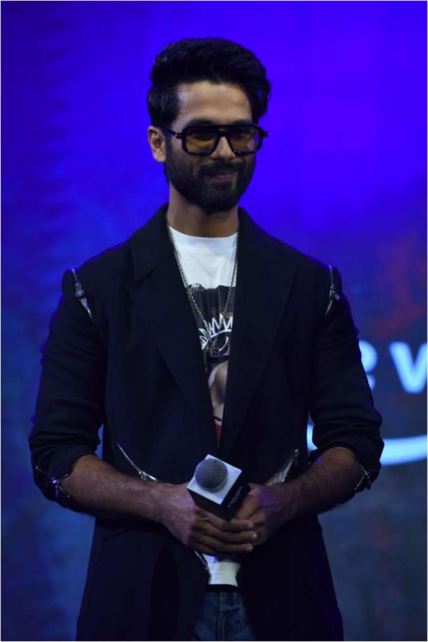 Farzi Trailer Launch: Shahid Kapoor Arrives On Bike, Hugs Vijay ...